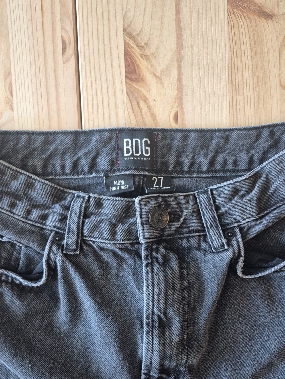 BDG by Urban Outfitters high-rise jeans, size 27